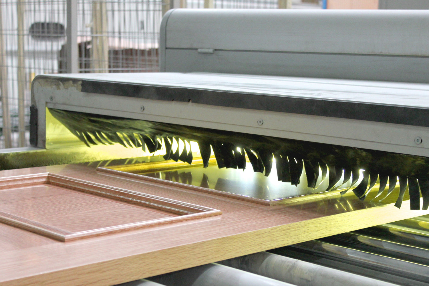 INDUSTRIA PARCHETULUI.jpg__PID:5c564d25-be1b-471f-959a-522544f397ef